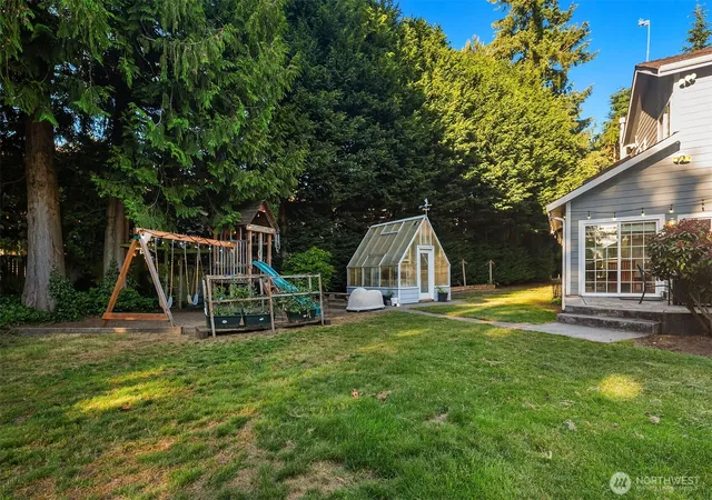 Photo 3 of Sale Pending at 1631 180th Pl Sw, Lynnwood, WA 98037 | MLS# NWM2571899 | Listing updated on 2026-09-16