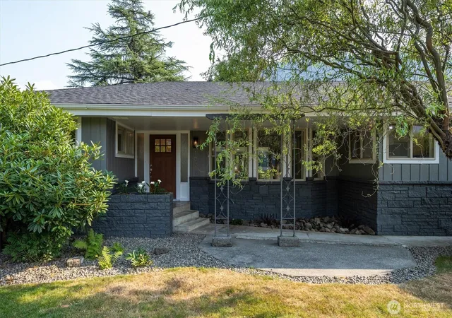 Photo 1 of Single family home for sale at 102 E Adams Ave, Morton, WA 98356 | MLS# NWM2572074 | Listing updated on 2026-09-17