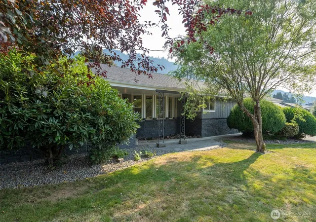 Photo 2 of Single family home for sale at 102 E Adams Ave, Morton, WA 98356 | MLS# NWM2572074 | Listing updated on 2026-09-17
