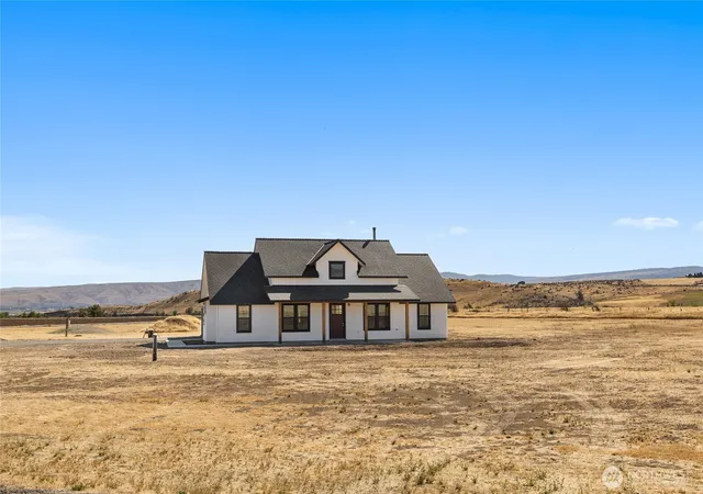 Photo 1 of Single family home for sale at 720 Green Cyn Ln, Ellensburg, WA 98926 | MLS# NWM2572535 | Listing updated on 2026-09-17