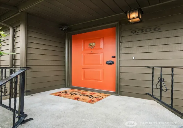 Photo 2 of Single family home for sale at 9306 52nd Avenue S, Seattle, WA 98118 | MLS# NWM2572658 | Listing updated on 2026-09-29