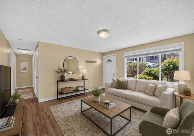 Photo 3 of Single family home for sale at 7825 Highland Dr, Everett, WA 98203 | MLS# NWM2573227 | Listing updated on 2026-09-28