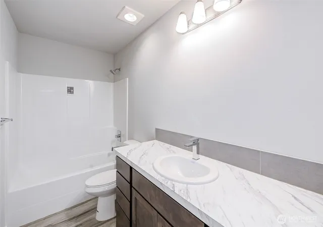 Photo 3 of Single family home for sale at 530 Chinook Winds Ln, Tieton, WA 98947 | MLS# NWM2573446 | Listing updated on 2026-09-25