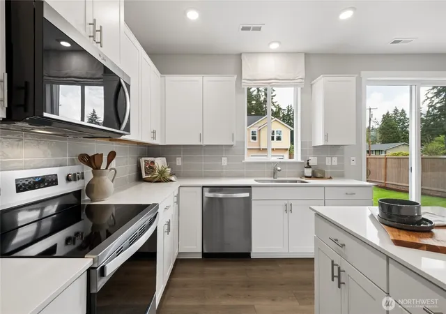 Photo 3 of Sale Pending at 5320 S 328Th St #19, Auburn, WA 98001 | MLS# NWM2573477 | Listing updated on 2026-09-25