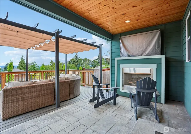 Photo 3 of Single family home for sale at 806 76th Dr Se, Lake Stevens, WA 98258 | MLS# NWM2573561 | Listing updated on 2026-10-03