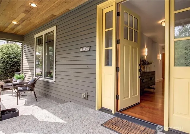 Photo 2 of Sale Pending at 7796 Renton Issaquah Rd Se, Issaquah, WA 98027 | MLS# NWM2573572 | Listing updated on 2026-09-21