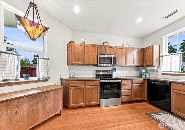 Photo 3 of Single family home for sale at 8442 Bainbridge Loop Ne, Lacey, WA 98516 | MLS# NWM2573596 | Listing updated on 2026-10-01