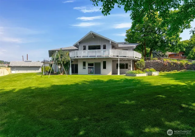 Photo 3 of Single family home for sale at 440 Snowmass Ln, Yakima, WA 98908 | MLS# NWM2573781 | Listing updated on 2026-10-02