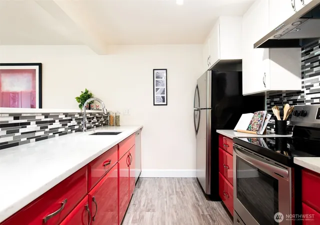 Photo 4 of Condo for sale at 300 N 130Th St #7207, Seattle, WA 98133 | MLS# NWM2573832 | Listing updated on 2026-09-26