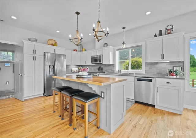Photo 4 of Single family home for sale at 24200 Harvey Creek Rd, Arlington, WA 98223 | MLS# NWM2574122 | Listing updated on 2026-09-29
