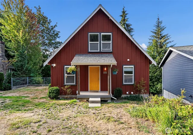 Photo 3 of Single family home for sale at 24688 W Holly View Dr, Seabeck, WA 98380 | MLS# NWM2574158 | Listing updated on 2026-09-17