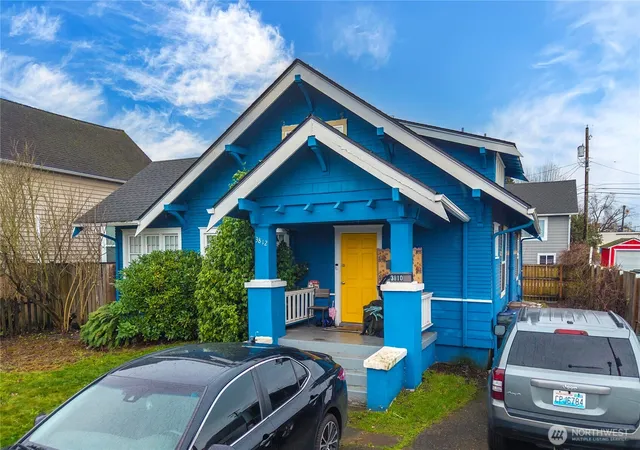 Photo 3 of Sale Pending at 3812 S Thompson Ave, Tacoma, WA 98418 | MLS# NWM2574508 | Listing updated on 2026-09-16