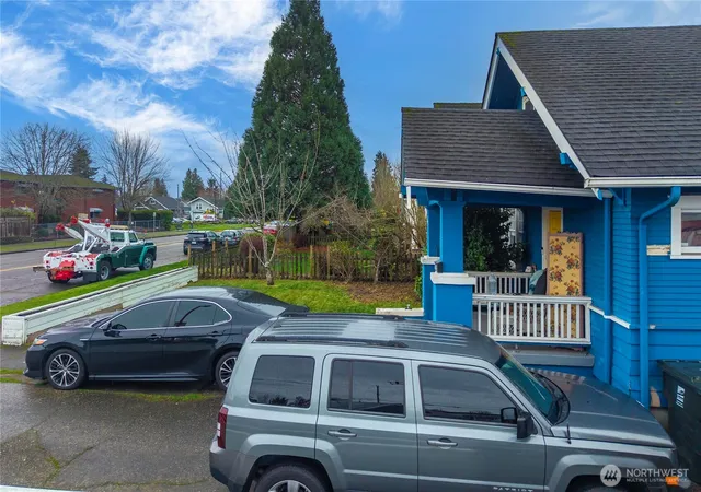 Photo 4 of Sale Pending at 3812 S Thompson Ave, Tacoma, WA 98418 | MLS# NWM2574508 | Listing updated on 2026-09-16