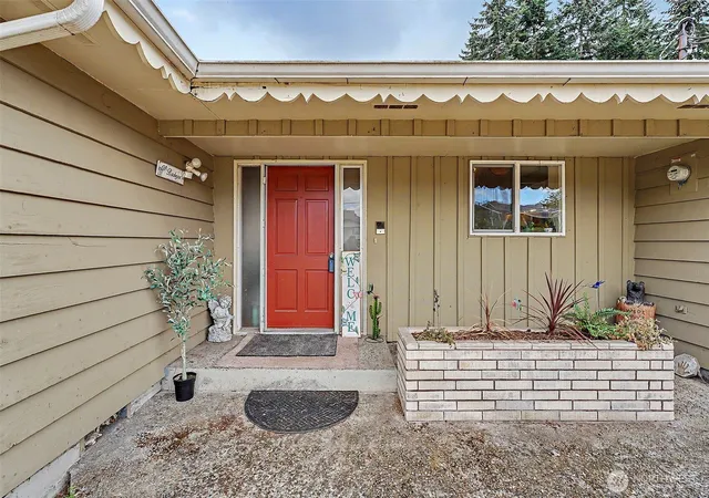 Photo 2 of Single family home for sale at 8718 107th St E, Puyallup, WA 98373 | MLS# NWM2574640 | Listing updated on 2026-10-01