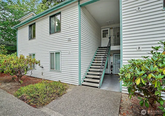 Photo 3 of Sale Pending at 1938 Sw 318Th Pl #9C, Federal Way, WA 98023 | MLS# NWM2574680 | Listing updated on 2026-09-25