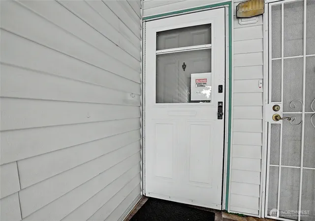 Photo 4 of Sale Pending at 1938 Sw 318Th Pl #9C, Federal Way, WA 98023 | MLS# NWM2574680 | Listing updated on 2026-09-25