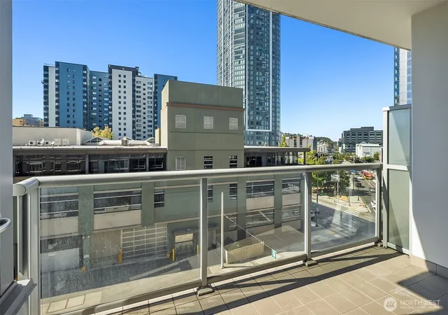 Photo 3 of Condo for sale at 583 Battery St #508N, Seattle, WA 98121 | MLS# NWM2574763 | Listing updated on 2026-09-25