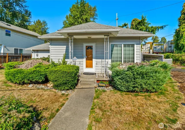 Photo 3 of Pending - Backup Offer Requested at 4230 S 116th St, Tukwila, WA 98168 | MLS# NWM2574775 | Listing updated on 2026-09-16
