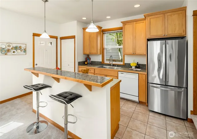 Photo 4 of Sale Pending at 5614 Fauntleroy Wy Sw #B, Seattle, WA 98136 | MLS# NWM2574913 | Listing updated on 2026-09-25