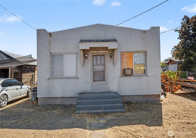 Photo 1 of Land for sale at 1810 Boggess Ln, Yakima, WA 98901 | MLS# NWM2575004 | Listing updated on 2026-09-18