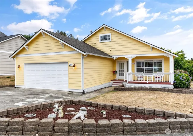 Photo 2 of Single family home for sale at 2177 Sw Sunnyside Ave, Oak Harbor, WA 98277 | MLS# NWM2575086 | Listing updated on 2026-10-01