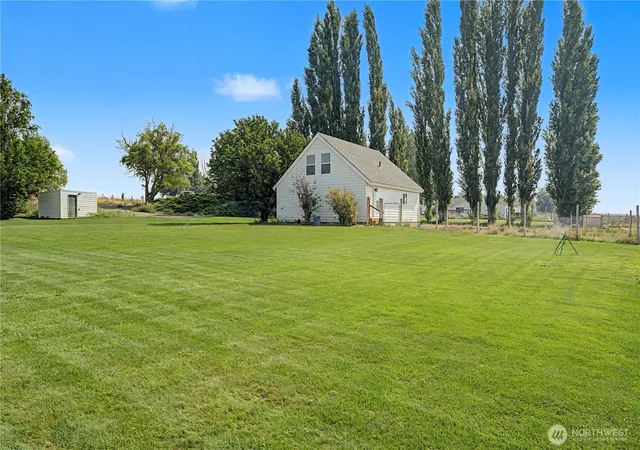 Photo 3 of Single family home for sale at 10372 Ne N4, Moses Lake, WA 98837 | MLS# NWM2575103 | Listing updated on 2026-09-30