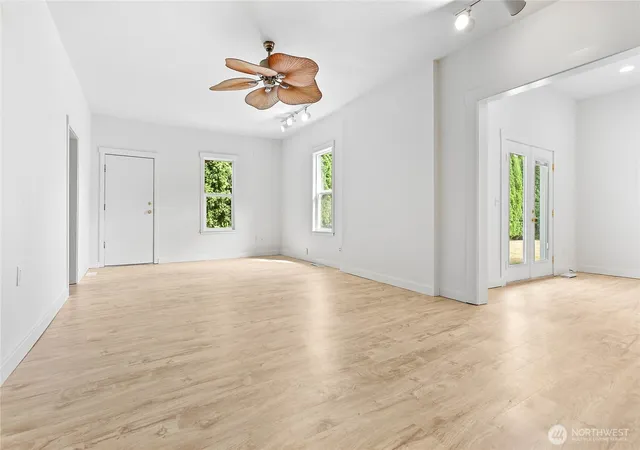 Photo 3 of Sale Pending at 2140 Harris Ave, Bellingham, WA 98225 | MLS# NWM2575167 | Listing updated on 2026-09-25