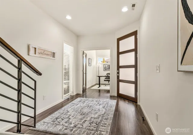 Photo 3 of Single family home for sale at 4033 168th Pl Se, Bothell, WA 98012 | MLS# NWM2575205 | Listing updated on 2026-10-02