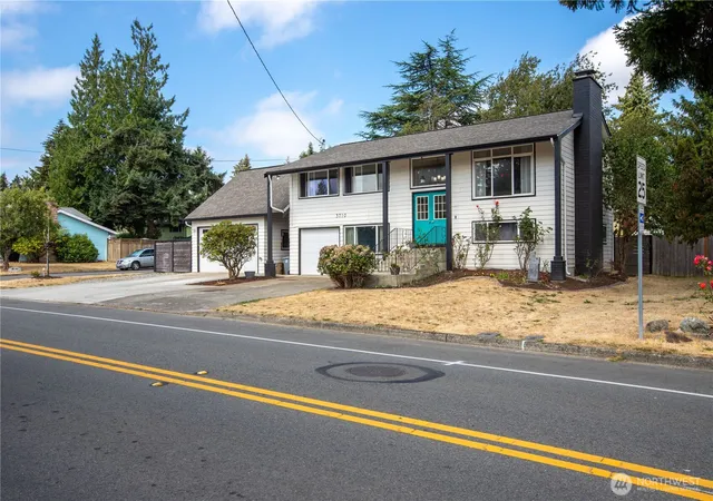 Photo 2 of Sale Pending at 3710 S 268th, Kent, WA 98032 | MLS# NWM2575221 | Listing updated on 2026-09-17