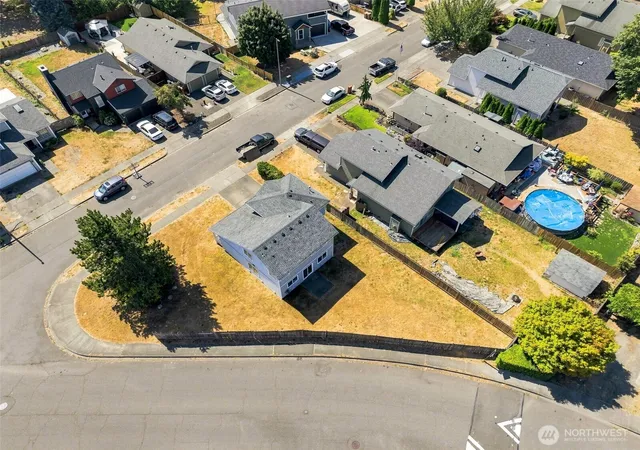 Photo 3 of Sale Pending at 6521 26th St Ne, Tacoma, WA 98422 | MLS# NWM2575258 | Listing updated on 2026-09-26