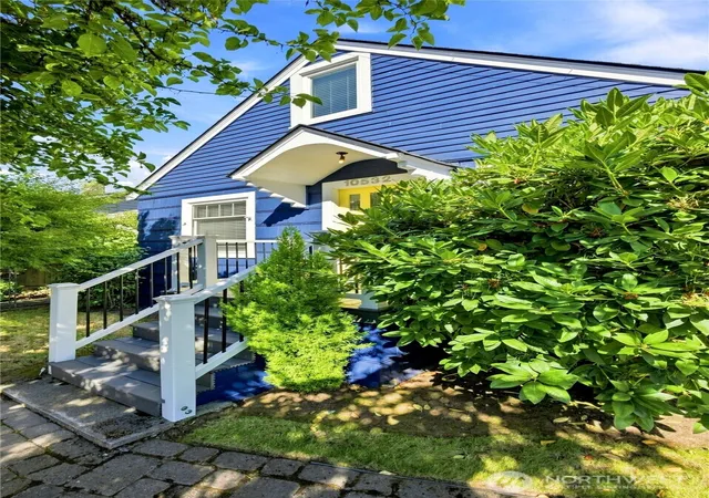 Photo 4 of Single family home for sale at 10532 Evanston Ave N, Seattle, WA 98133 | MLS# NWM2575347 | Listing updated on 2026-09-25