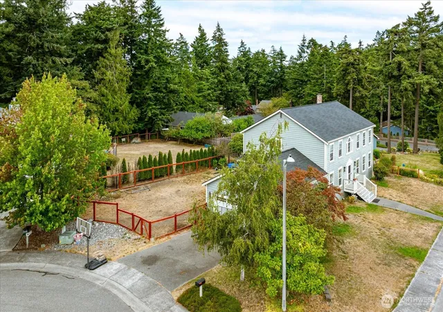 Photo 2 of Single family home for sale at 1270 Sw 4th Ave, Oak Harbor, WA 98277 | MLS# NWM2575577 | Listing updated on 2026-09-28