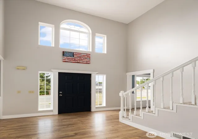 Photo 3 of Single family home for sale at 1270 Sw 4th Ave, Oak Harbor, WA 98277 | MLS# NWM2575577 | Listing updated on 2026-09-28