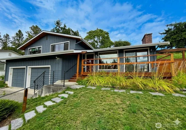 Photo 1 of Single family home for sale at 2604 Vining Pl, Bellingham, WA 98226 | MLS# NWM2575736 | Listing updated on 2026-09-29