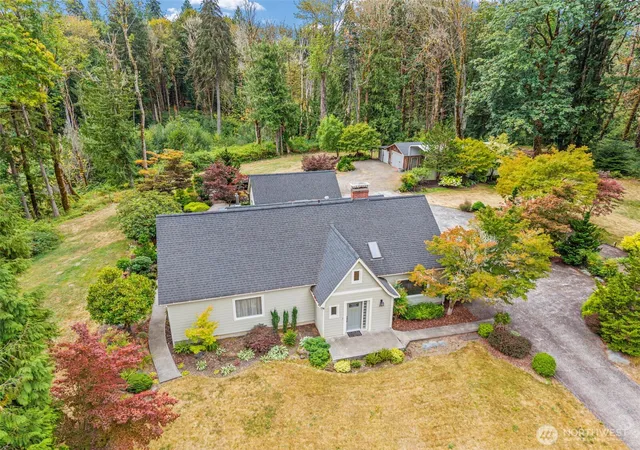 Photo 3 of Sale Pending at 215 Walnut Acres Rd, Kelso, WA 98626 | MLS# NWM2575840 | Listing updated on 2026-09-17
