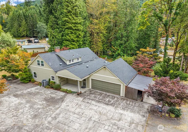 Photo 4 of Sale Pending at 215 Walnut Acres Rd, Kelso, WA 98626 | MLS# NWM2575840 | Listing updated on 2026-09-17