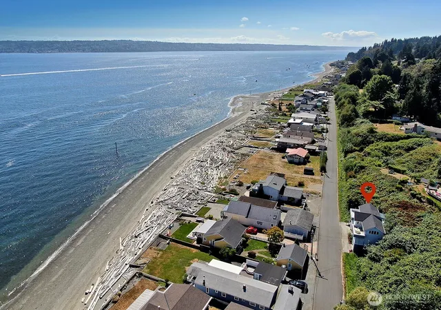 Photo 2 of Single family home for sale at 6598 Columbia Beach Dr, Clinton, WA 98236 | MLS# NWM2575889 | Listing updated on 2026-09-24