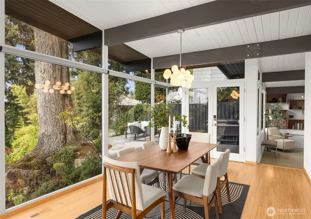 Photo 3 of Sale Pending at 3515 72nd Avenue SE, Mercer Island, WA 98040 | MLS# NWM2575910 | Listing updated on 2026-10-03