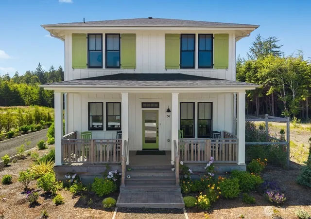 Photo 2 of Single family home for sale at 36 Easthaven St, Pacific Beach, WA 98571 | MLS# NWM2576117 | Listing updated on 2026-09-25
