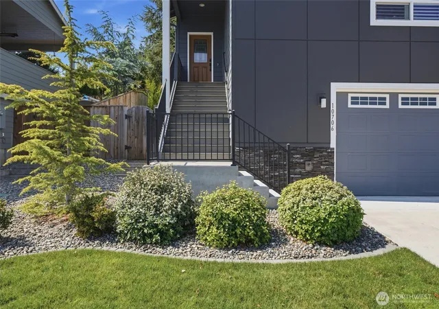 Photo 4 of Single family home for sale at 10706 NW 15th Place, Vancouver, WA 98685 | MLS# NWM2576177 | Listing updated on 2026-09-18