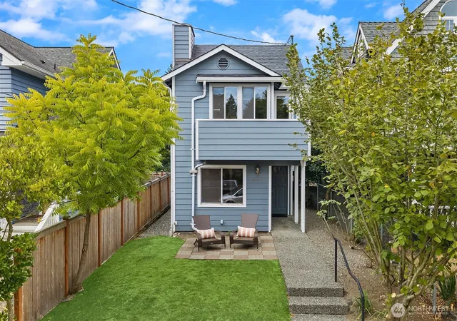 Photo 1 of Single family home for sale at 6049 33rd Avenue Ne, Seattle, WA 98115 | MLS# NWM2576208 | Listing updated on 2026-09-23
