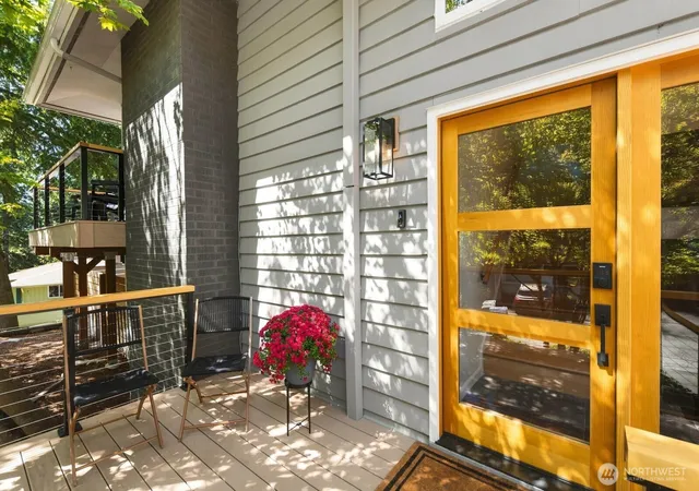 Photo 3 of Sale Pending at 13917 16th Place Sw, Burien, WA 98166 | MLS# NWM2576219 | Listing updated on 2026-09-22