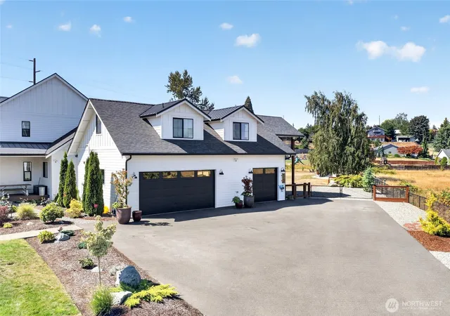 Photo 3 of Single family home for sale at 6230 33rd Street E, Tacoma, WA 98443 | MLS# NWM2576313 | Listing updated on 2026-09-30