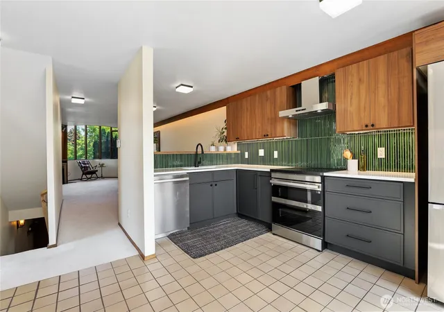 Photo 4 of Sale Pending at 3921 S Angeline St, Seattle, WA 98118 | MLS# NWM2576416 | Listing updated on 2026-09-30
