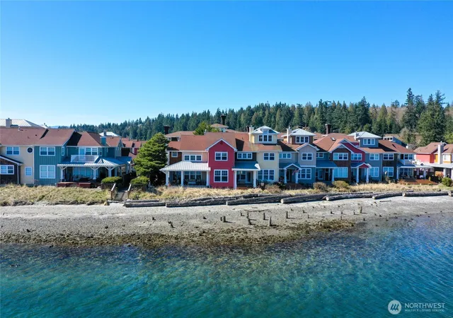 Photo 3 of Sale Pending at 16 Heron Rd, Port Ludlow, WA 98365 | MLS# NWM2576420 | Listing updated on 2026-09-25