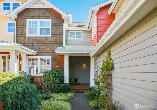 Photo 4 of Sale Pending at 16 Heron Rd, Port Ludlow, WA 98365 | MLS# NWM2576420 | Listing updated on 2026-09-25