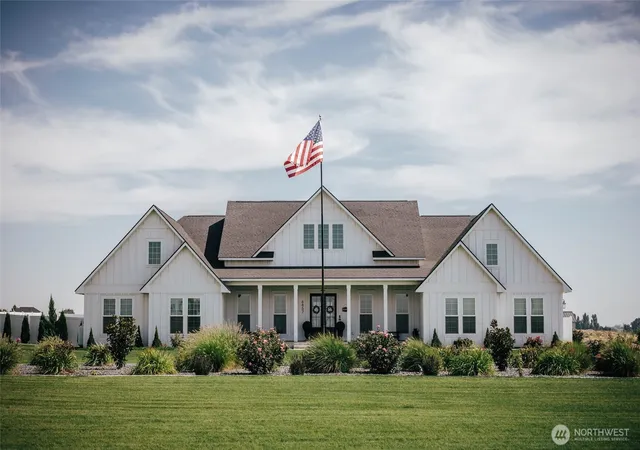 Photo 1 of Single family home for sale at 6857 Rd D Ne, Moses Lake, WA 98837 | MLS# NWM2576516 | Listing updated on 2026-09-25