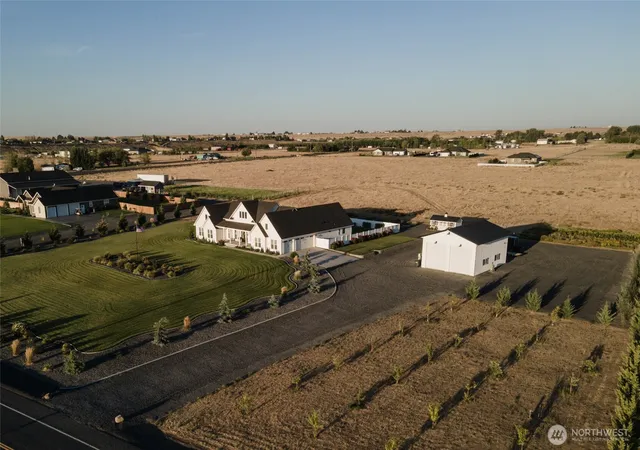 Photo 3 of Single family home for sale at 6857 Rd D Ne, Moses Lake, WA 98837 | MLS# NWM2576516 | Listing updated on 2026-09-25