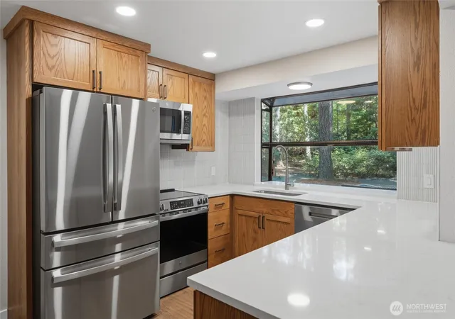 Photo 4 of Single family home for sale at 11606 Creviston Dr NW, Gig Harbor, WA 98329 | MLS# NWM2576625 | Listing updated on 2026-09-25