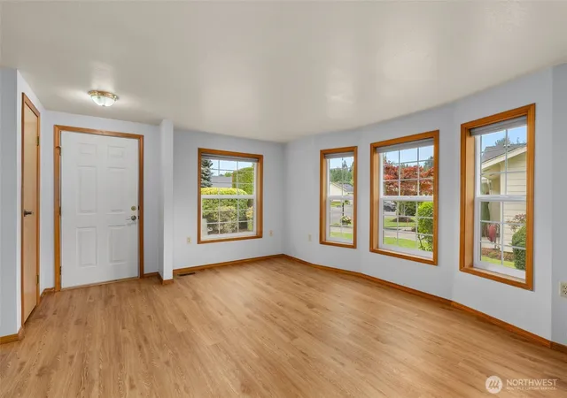 Photo 4 of Single family home for sale at 109 Longfellow Ln, Centralia, WA 98531 | MLS# NWM2576774 | Listing updated on 2026-09-16